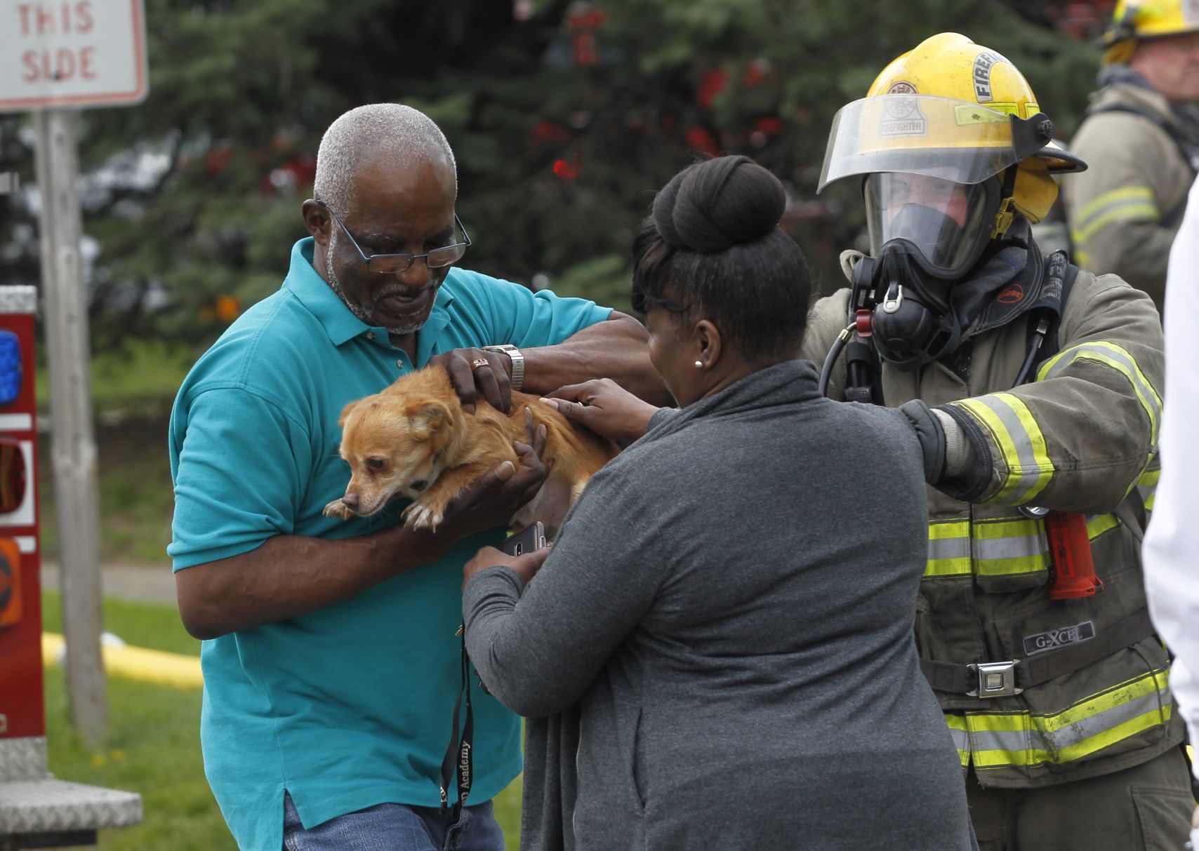 050719jr-lincoln-fire-dogs-2